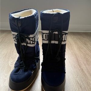 Navy blue Moon Boot Over the Knee, brand new with Tags